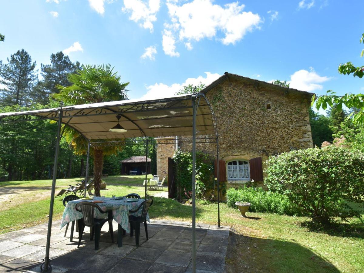 Cosy Holiday Home In Lantheuil With Garden Villefranche-du-Perigord Экстерьер фото