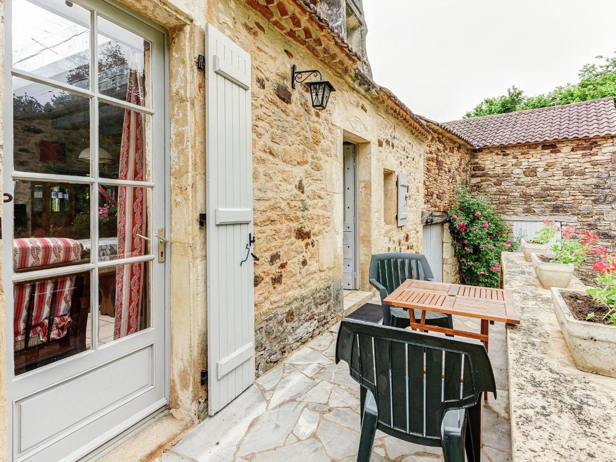 Cosy Holiday Home In Lantheuil With Garden Villefranche-du-Perigord Экстерьер фото